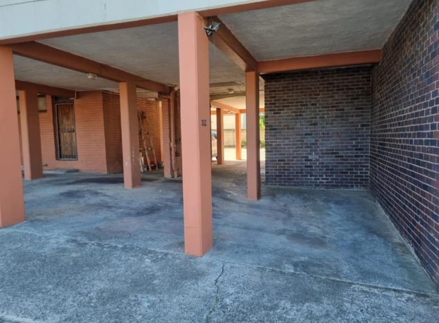 1 Bedroom Property for Sale in Amalinda Eastern Cape